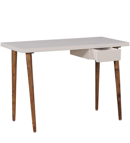 Paloma Scholar Study Table